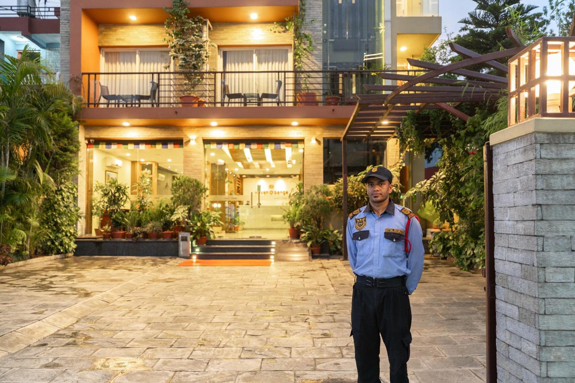 Hotel Haven O' Ganga Pokhara Exteriör bild